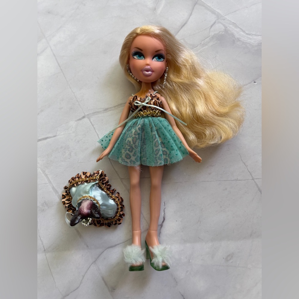BRATZ DOLL